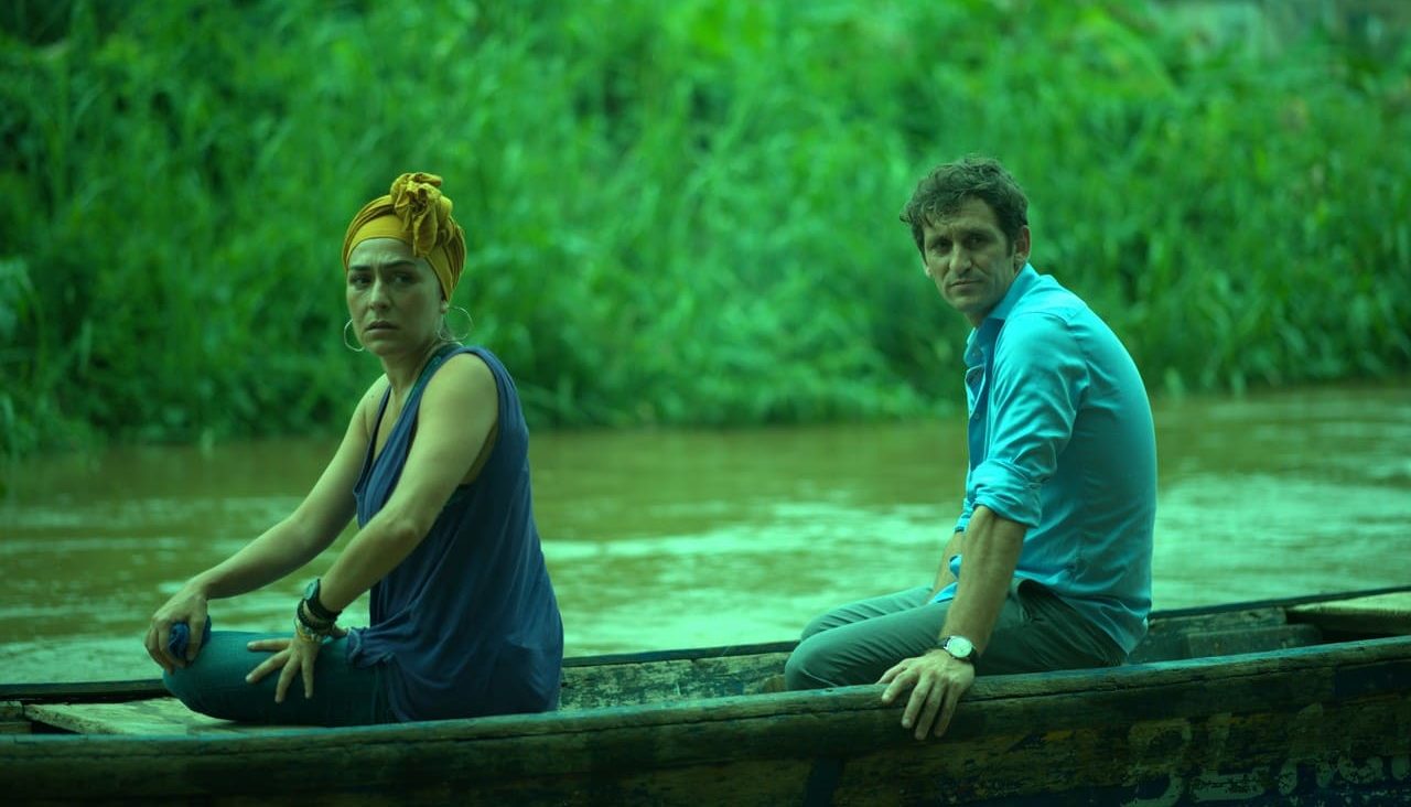 Fotograma de Black Beach (Esteban Crespo, 2020).