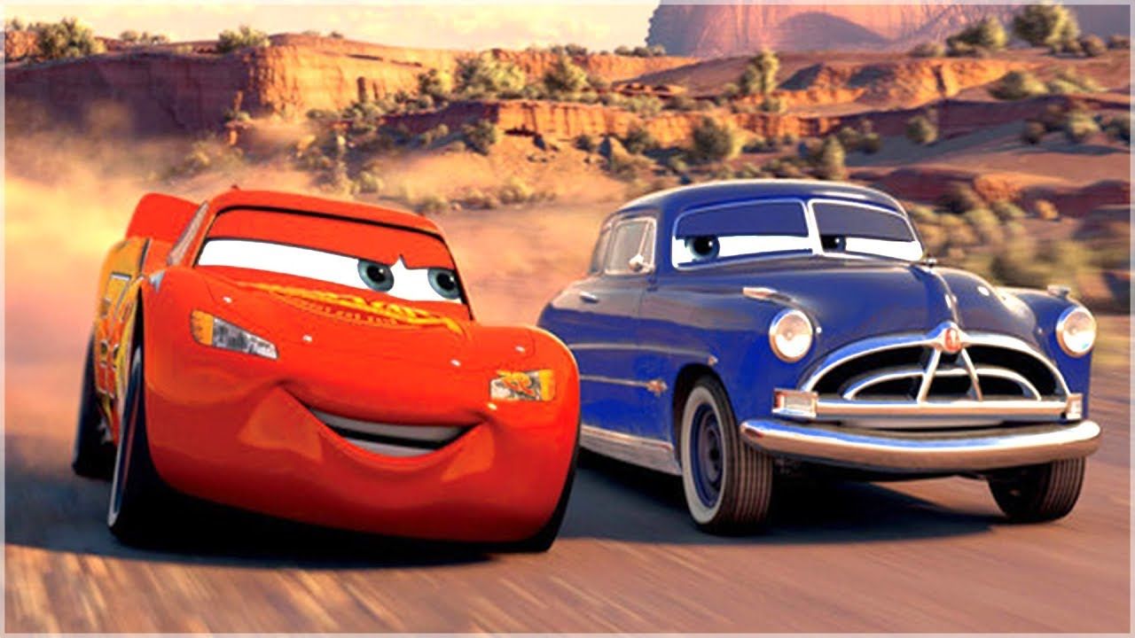Doc y Rayo debatiendo sobre la plusvalía y el plustrabajo. Fotograma de Cars, de John Lassater